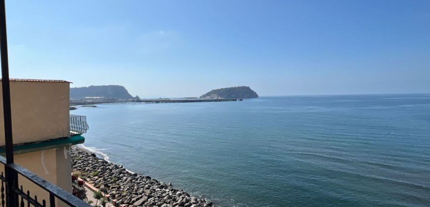 APPARTAMENTO PANORAMICO Pozzuoli-Via Napoli