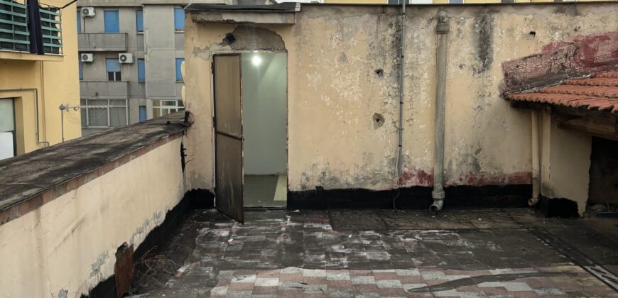 INTERO STABILE 220 MQ Caserta-Via Roma