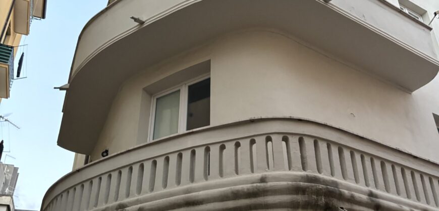 INTERO STABILE 220 MQ Caserta-Via Roma