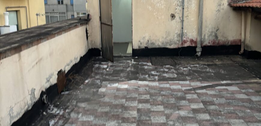 INTERO STABILE 220 MQ Caserta-Via Roma