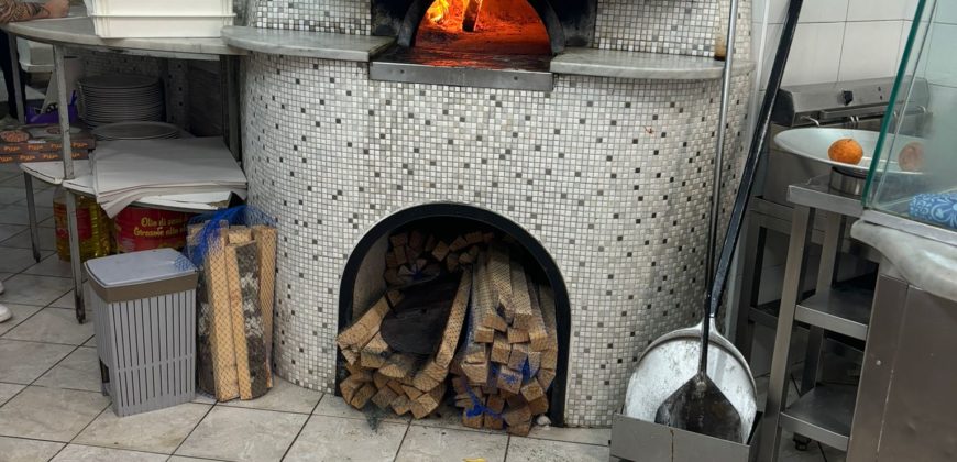 CESSIONE ATTIVITA’ PIZZERIA Casoria-Via Alcide De Gasperi