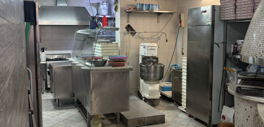 CESSIONE ATTIVITA’ PIZZERIA Casoria-Via Alcide De Gasperi