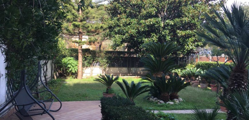 SOLUZIONE USO INVESTIMENTO APPARTAMENTO CON GIARDINO Pozzuoli-Arco Felice