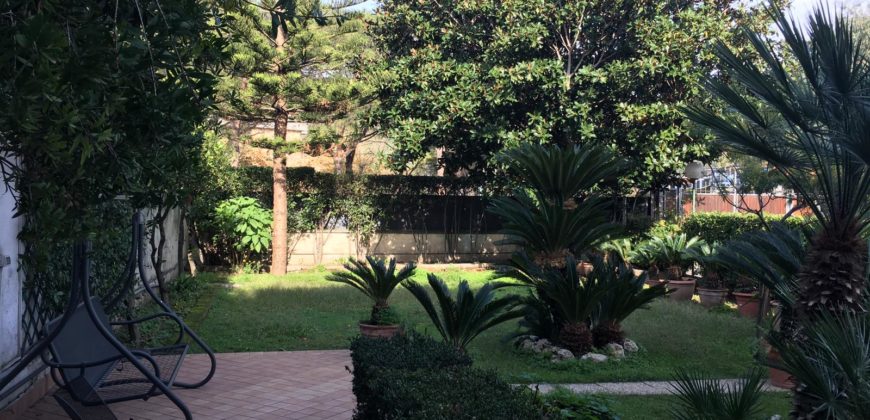 SOLUZIONE USO INVESTIMENTO APPARTAMENTO CON GIARDINO Pozzuoli-Arco Felice