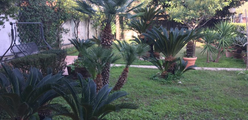 SOLUZIONE USO INVESTIMENTO APPARTAMENTO CON GIARDINO Pozzuoli-Arco Felice