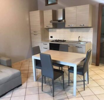 BILOCALE 50 MQ Varcaturo-Via Ripuaria