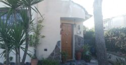 VILLA CON PISCINA Varcaturo