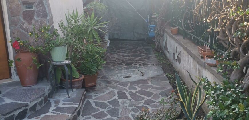 VILLA CON PISCINA Varcaturo