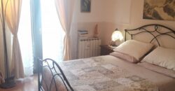 VILLA CON PISCINA Varcaturo