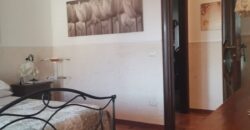 VILLA CON PISCINA Varcaturo