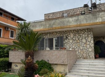 AMPIA VILLA SINGOLA Giugliano-Viale Della Ferrovia