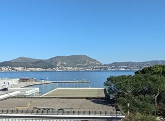 APPARTAMENTO CON TERRAZZO PANORAMICO Bacoli-Via Lucullo
