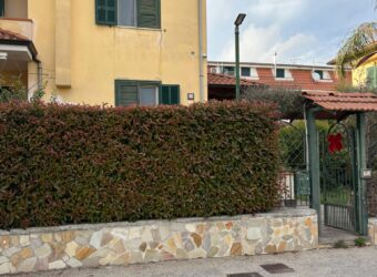 AMPIA VILLA USO INVESTIMENTO Varcaturo-P.Co Marecasa