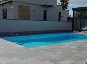 LUSSUOSA VILLA CON PISCINA Varcaturo-Viale Dei Pini Nord