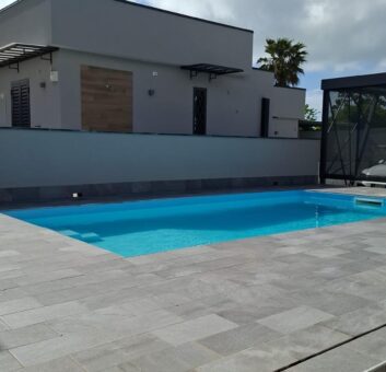 LUSSUOSA VILLA CON PISCINA Varcaturo-Viale Dei Pini Nord