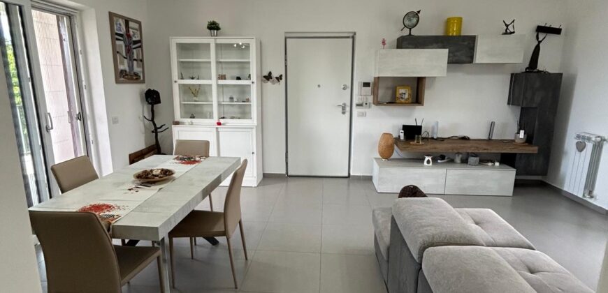 APPARTAMENTO CON TERRAZZO Quarto-P.Co Le Canfore