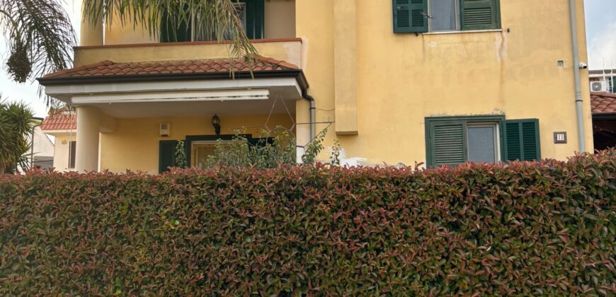 AMPIA VILLA USO INVESTIMENTO Varcaturo-P.Co Marecasa