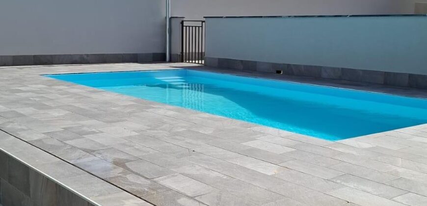 LUSSUOSA VILLA CON PISCINA Varcaturo-Viale Dei Pini Nord