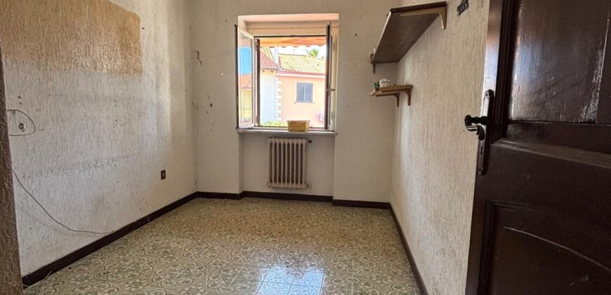 VILLA A SCHIERA DA RISTRUTTURARE Lago Patria-P.Co Gabbiano Azzurro