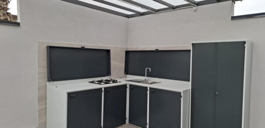 LUSSUOSA VILLA CON PISCINA Varcaturo-Viale Dei Pini Nord