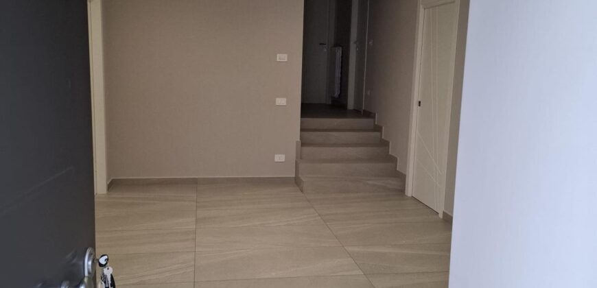 LUSSUOSA VILLA CON PISCINA Varcaturo-Viale Dei Pini Nord