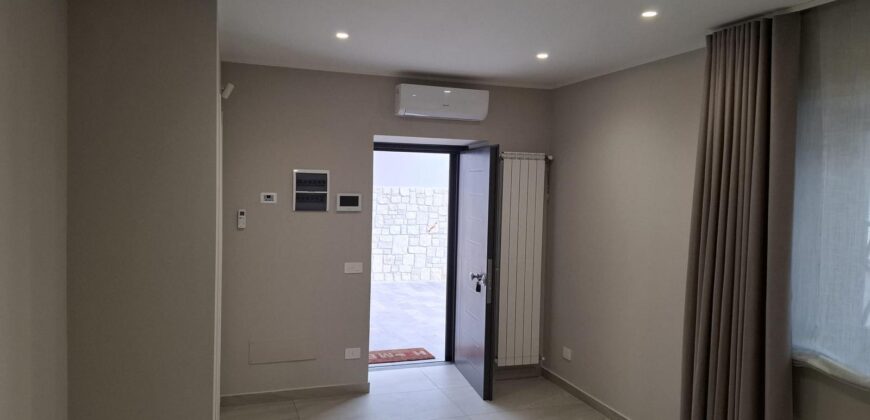 LUSSUOSA VILLA CON PISCINA Varcaturo-Viale Dei Pini Nord
