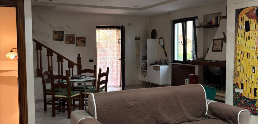 AMPIA VILLA USO INVESTIMENTO Varcaturo-P.Co Marecasa