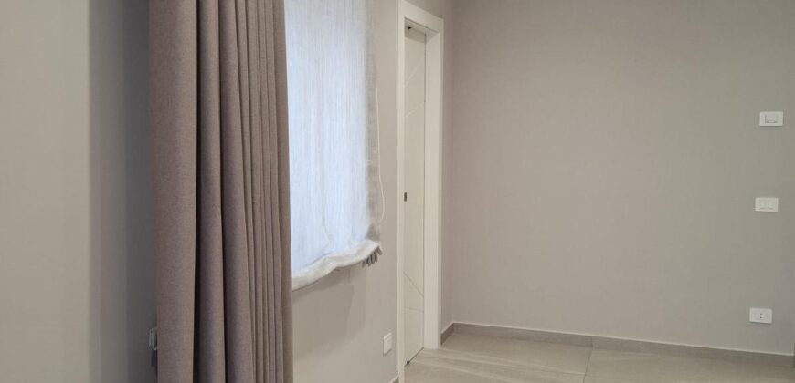 LUSSUOSA VILLA CON PISCINA Varcaturo-Viale Dei Pini Nord
