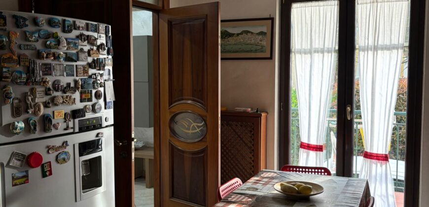 AMPIA VILLA USO INVESTIMENTO Varcaturo-P.Co Marecasa