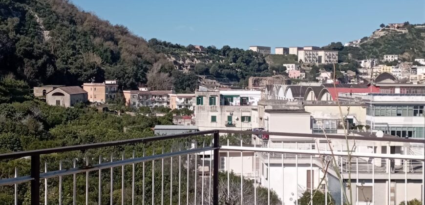 APPARTAMENTO CON TERRAZZO PANORAMICO Bacoli-Via Lucullo