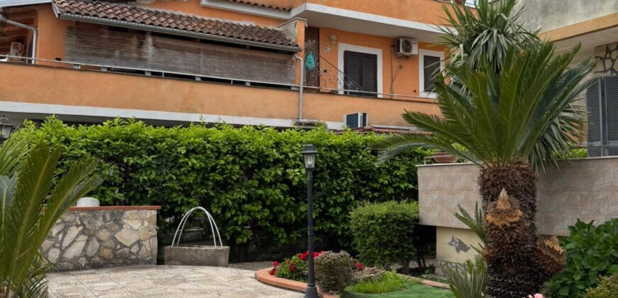 AMPIA VILLA SINGOLA Giugliano-Viale Della Ferrovia