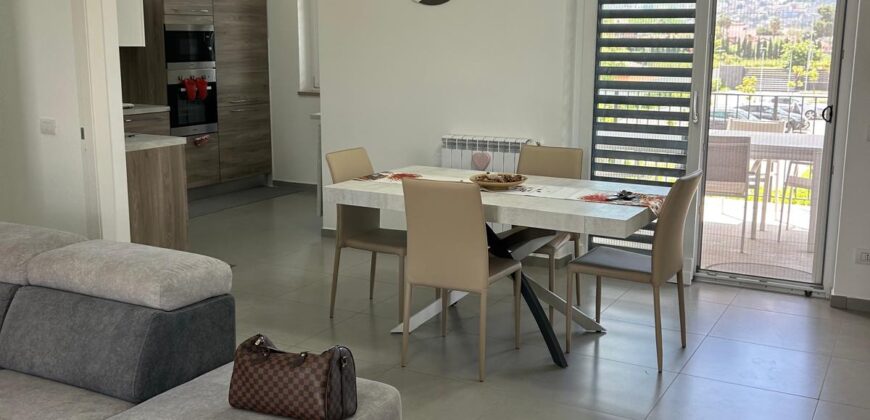 APPARTAMENTO CON TERRAZZO Quarto-P.Co Le Canfore