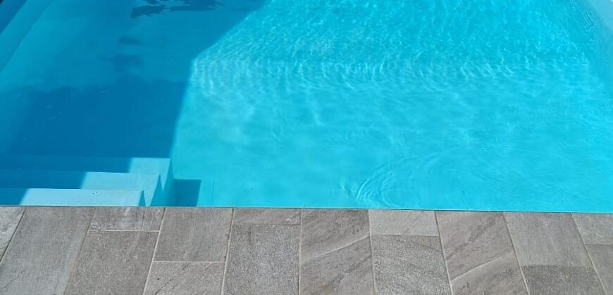 LUSSUOSA VILLA CON PISCINA Varcaturo-Viale Dei Pini Nord