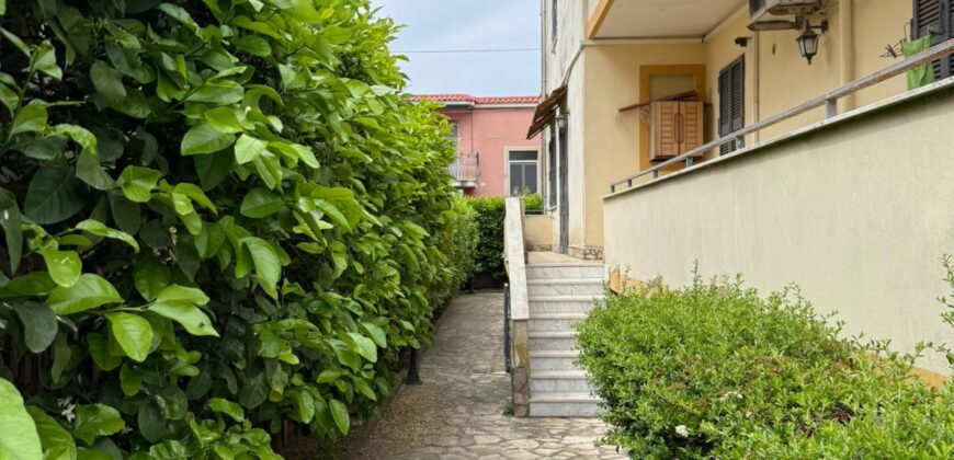 AMPIA VILLA SINGOLA Giugliano-Viale Della Ferrovia