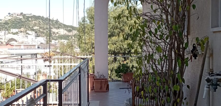 APPARTAMENTO CON TERRAZZO PANORAMICO Bacoli-Via Lucullo
