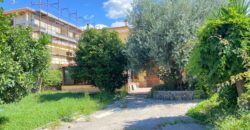 AMPIA SOLUZIONE PER DUE FAMIGLIE Licola-Via Vicinale Festinese