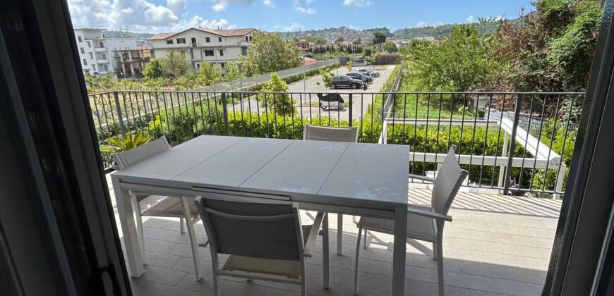 APPARTAMENTO CON TERRAZZO Quarto-P.Co Le Canfore