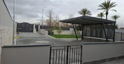 LUSSUOSA VILLA CON PISCINA Varcaturo-Viale Dei Pini Nord
