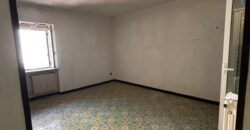 VILLA A SCHIERA DA RISTRUTTURARE Lago Patria-P.Co Gabbiano Azzurro