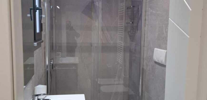 LUSSUOSA VILLA CON PISCINA Varcaturo-Viale Dei Pini Nord