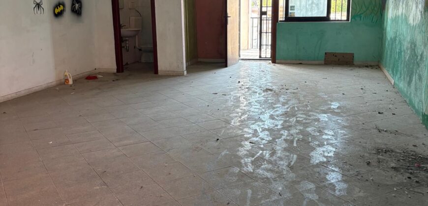 LOCALE COMMERCIALE 250 MQ Varcaturo-Via Ripuaria