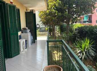 APPARTAMENTO 120 MQ IN PARCO PRIVATO Giugliano-Via Giardini