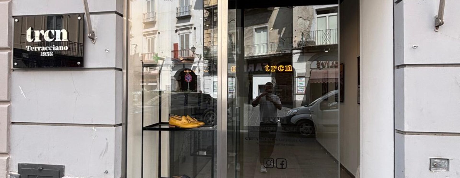 CESSIONE ATTREZZATURE LOCALE Aversa-Via Roma