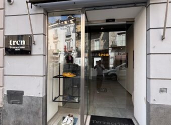 CESSIONE ATTREZZATURE LOCALE Aversa-Via Roma