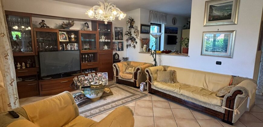 VILLA SINGOLA Varcaturo-G.B Villa