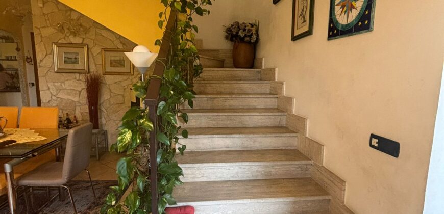VILLA SINGOLA Varcaturo-G.B Villa
