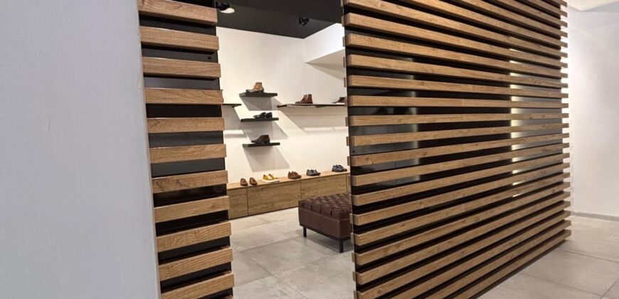 CESSIONE ATTREZZATURE LOCALE Aversa-Via Roma