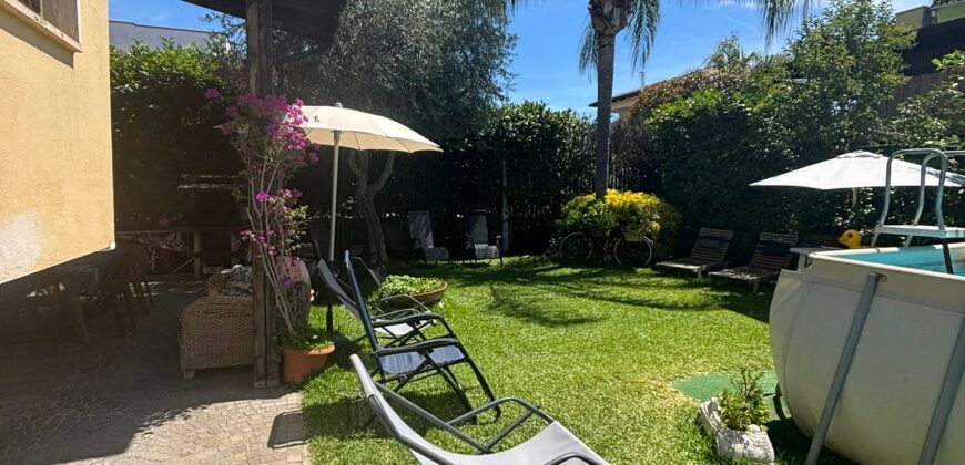 VILLA SINGOLA Varcaturo-G.B Villa