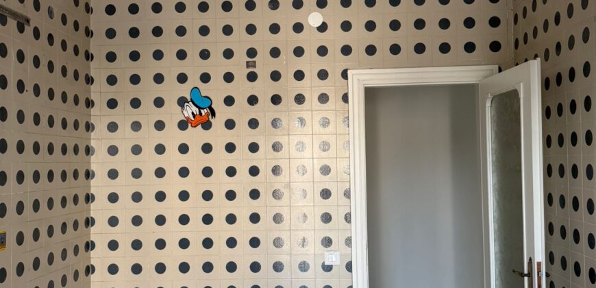 APPARTAMENTO CON TERRAZZO Lago Patria-Centro