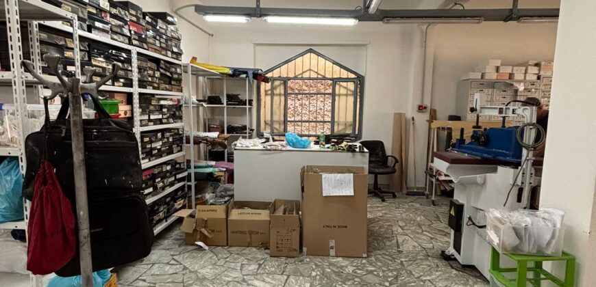 OPIFICIO ARTIGIANALE 700 MQ Arzano-Via Squillace